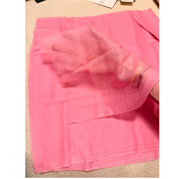 NWT Ovcio Featherlight Taffy Pink Cashmere Scarf | OS | Valentines Day Perfect - Picture 4 of 13